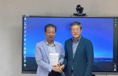 秦前红、刘茂林在中国人民大学讲授公法学研究与论文写作方法