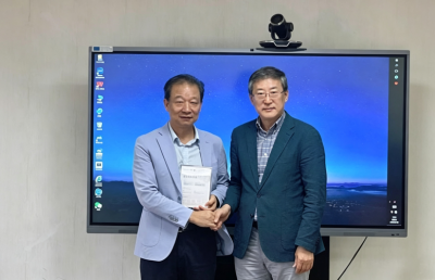 秦前红、刘茂林在中国人民大学讲授公法学研究与论文写作方法