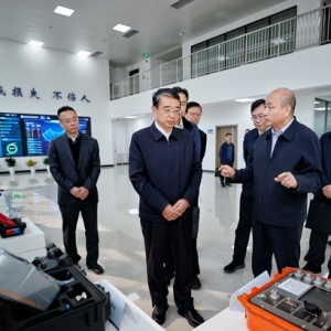 张成中到国家自然灾害防治研究院调研并 参加院党委树立和践行正确政绩观学习教育读书班