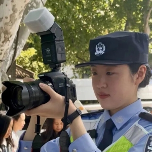 那年他“捡”到的7岁女孩，成了自己的“接班人”！