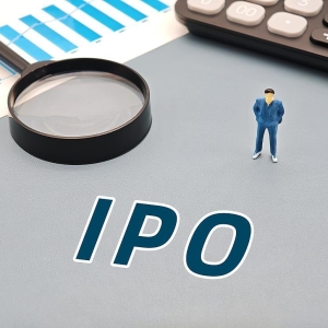 IPO“静默期”遭自媒体精准围猎，假借“求证”真敲诈黑产链曝光
