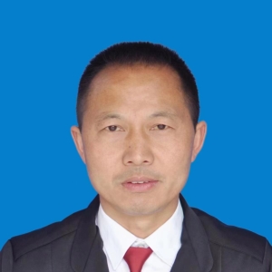 易先兵律师 中共党员  本科毕业于郑州大学，本所业务主任。擅长建筑施工合同、公司法、合同类纠纷等民商案件